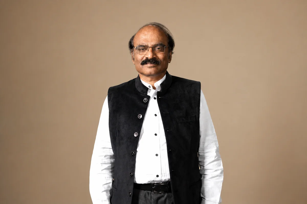 article main image